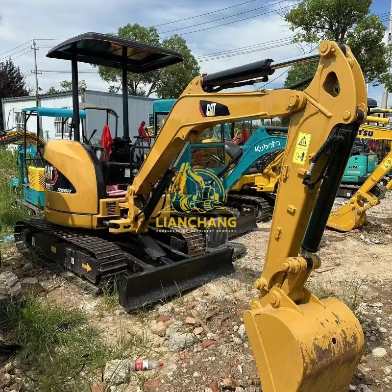 Mini escavadeira Cat303c usada ano 2023 para venda