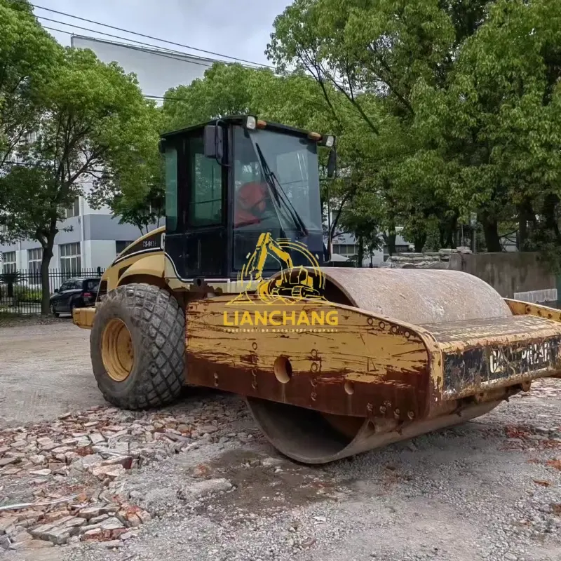 Competitive Price CATERPILLAR Used CS 683E Smooth Drum Compactors For Sale 3 1