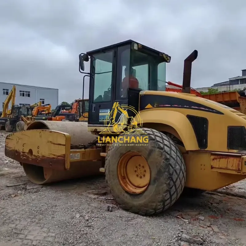 Competitive Price CATERPILLAR Used CS 683E Smooth Drum Compactors For Sale 4 1