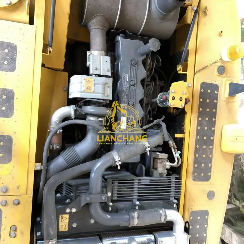 Durable second hand Komatsu PC200LC 8M0 excavator machinery 1