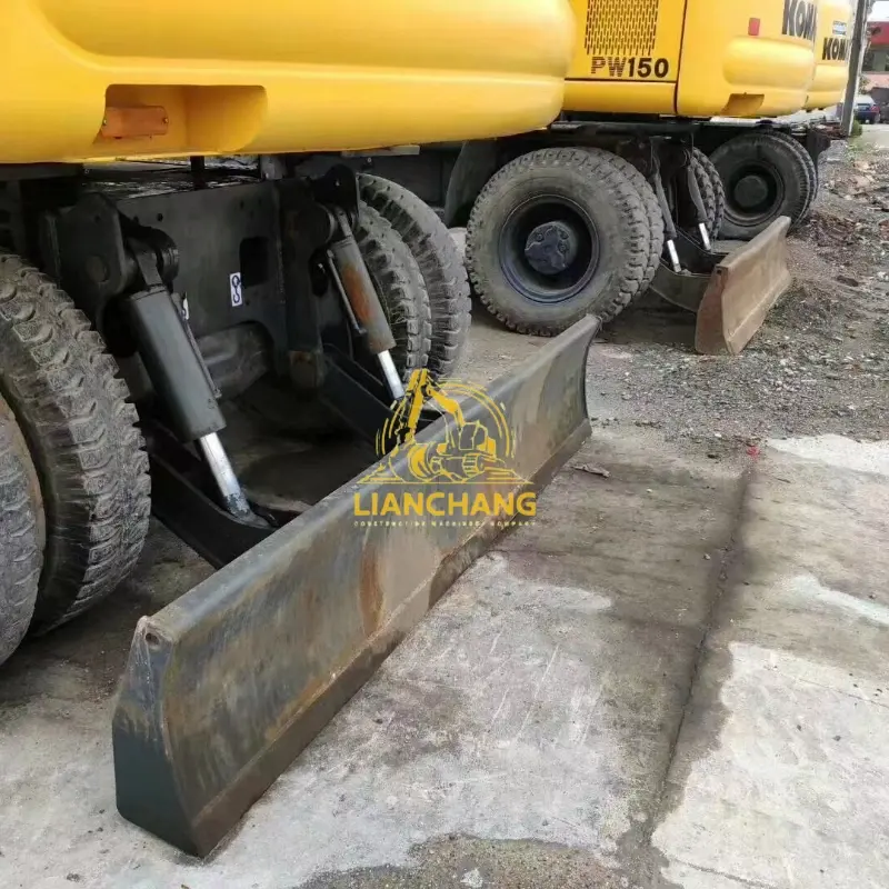 Korean 15 Ton Used Hyundai 150 Wheel Excavator for sale 3