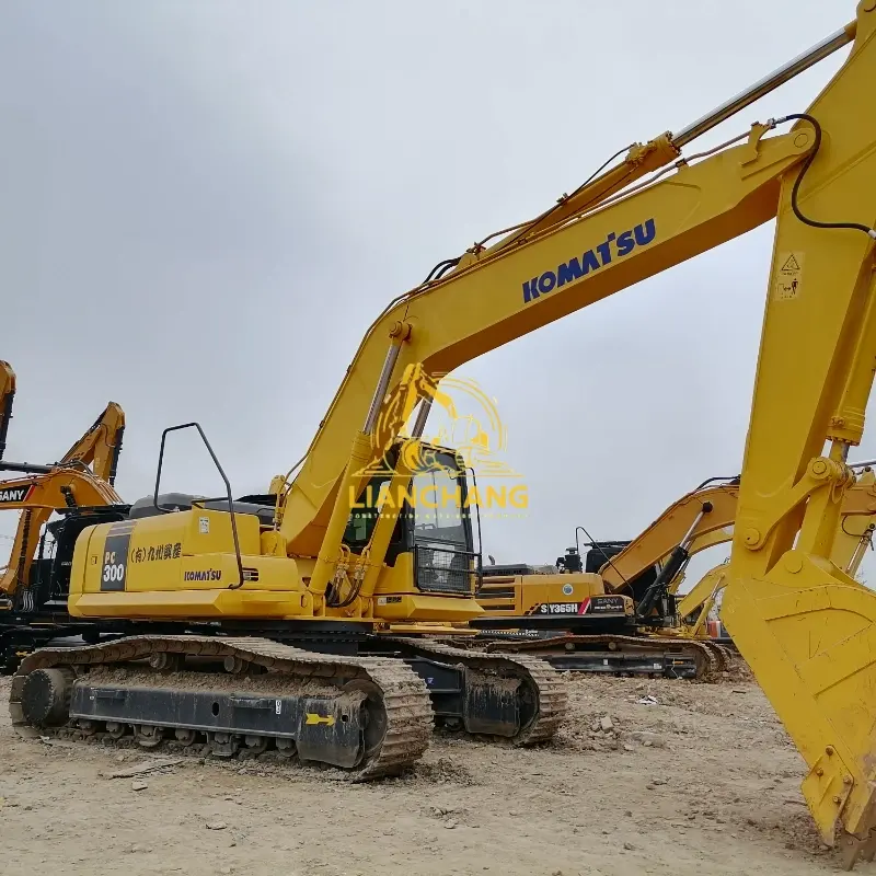 Second Hand Komatsu PC270 7 medium excavator for sale 9