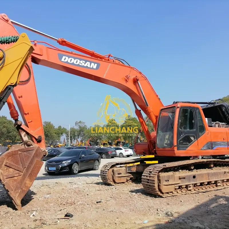 USED DOOSAN DH300 7 crawler excavator DOOSAN Heavy Duty Equipment 1