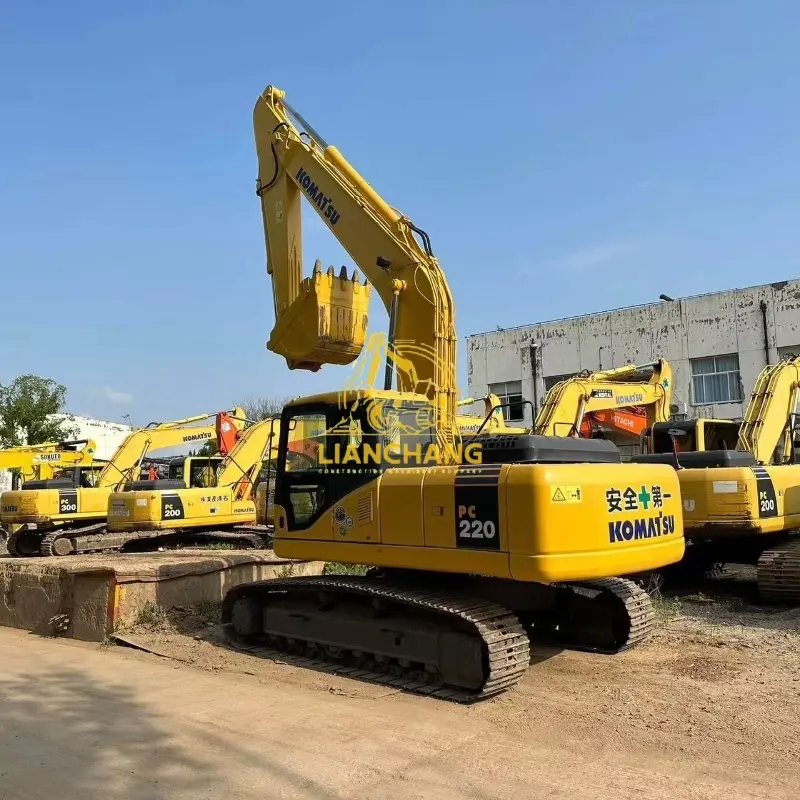 Used Digger Komatsu PC220 7 mid size excavators for sale 2