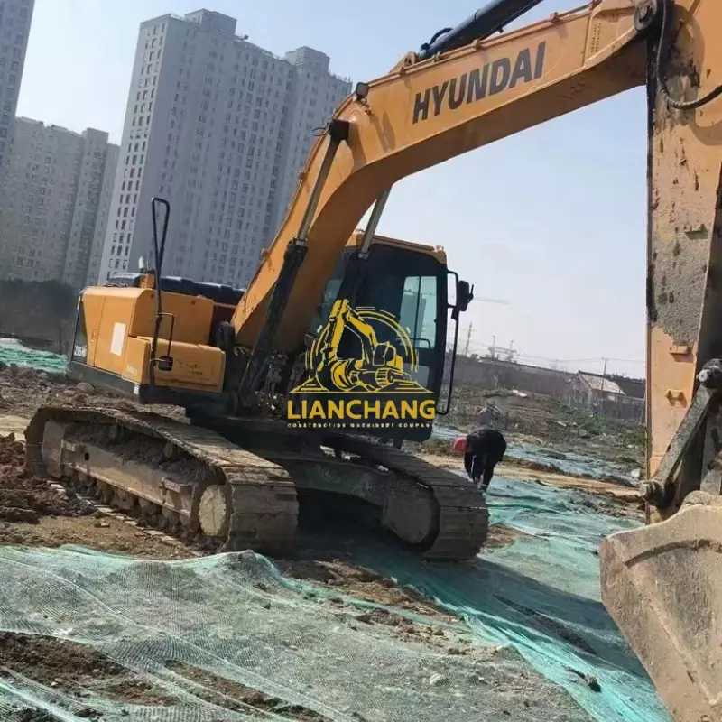 second hand HYUNDAI 215VS excavator 1 3