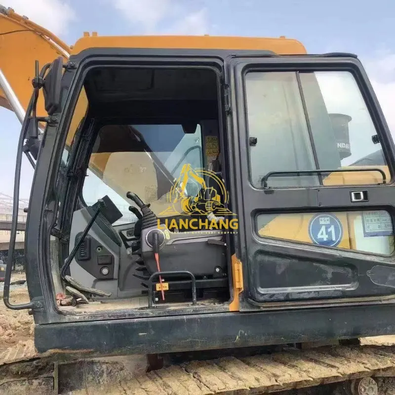 second hand HYUNDAI 215VS excavator 4 2